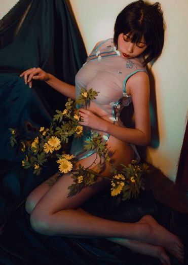 立花里子美腿女教师av在线_4K完整版观看